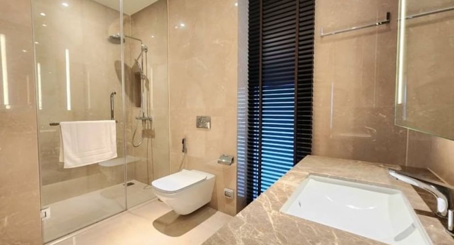 For rent 2 bedrooms condo in Khlong San, Bangkok