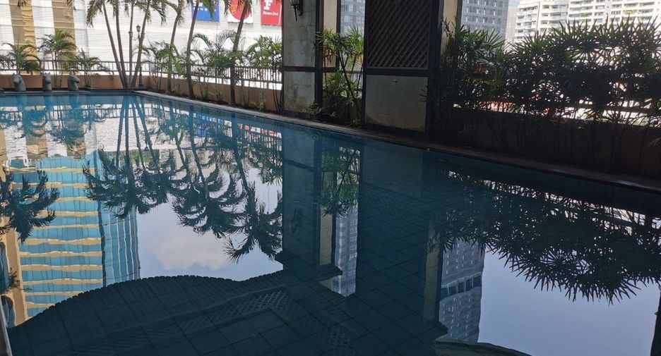 For rent and for sale 2 bedrooms condo in Khlong Toei, Bangkok