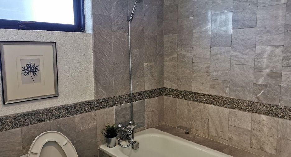 For rent and for sale 2 bedrooms condo in Khlong Toei, Bangkok