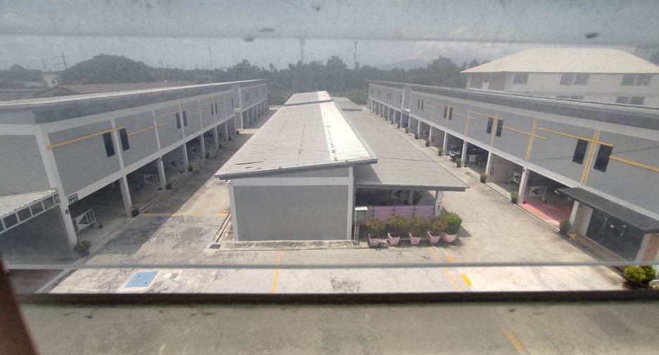 出售 2 卧室 商业空间 在 Mueang Chon Buri, Chon Buri