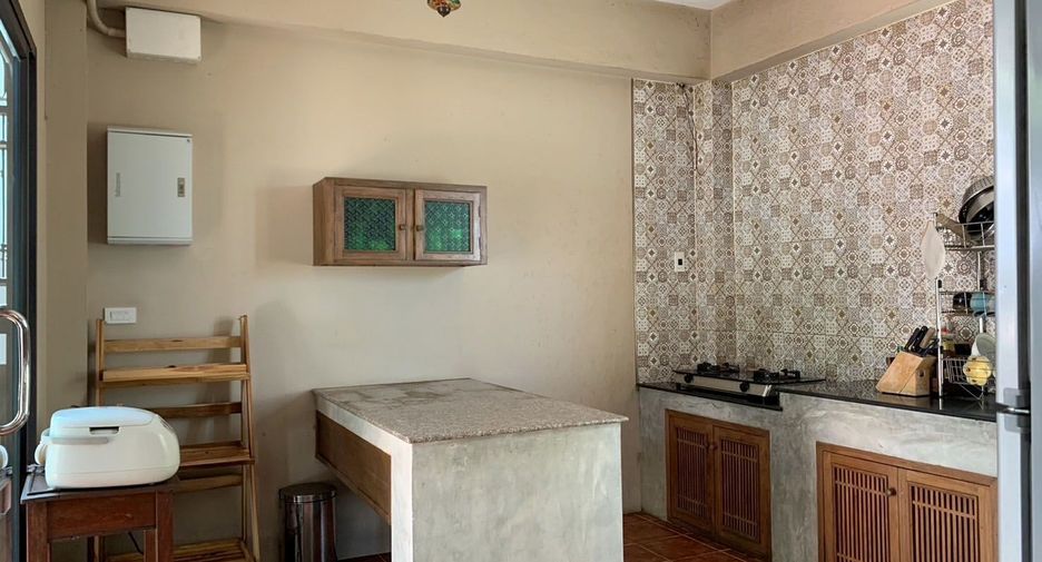For rent and for sale 4 bedrooms villa in Saraphi, Chiang Mai