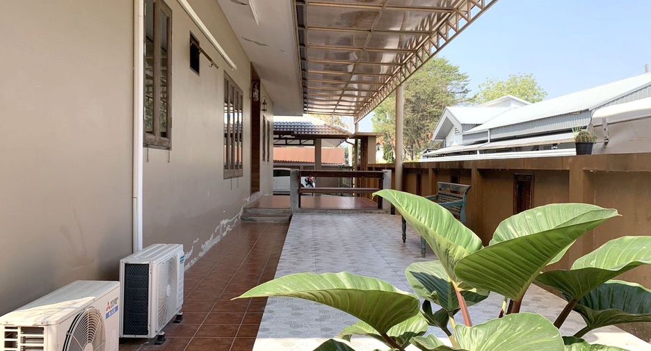 For rent and for sale 4 bedrooms villa in Saraphi, Chiang Mai