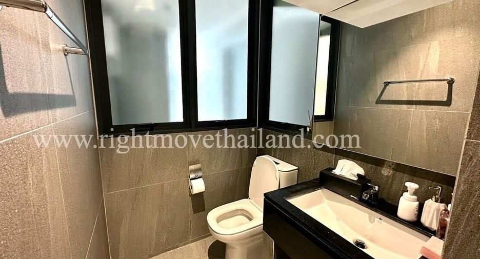 For sale 3 bedrooms townhouse in Wang Thonglang, Bangkok