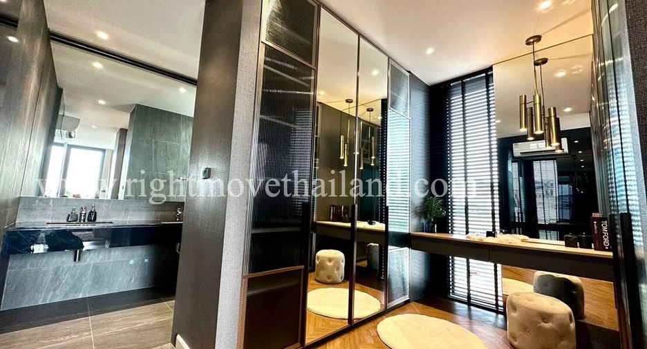 For sale 3 bedrooms townhouse in Wang Thonglang, Bangkok