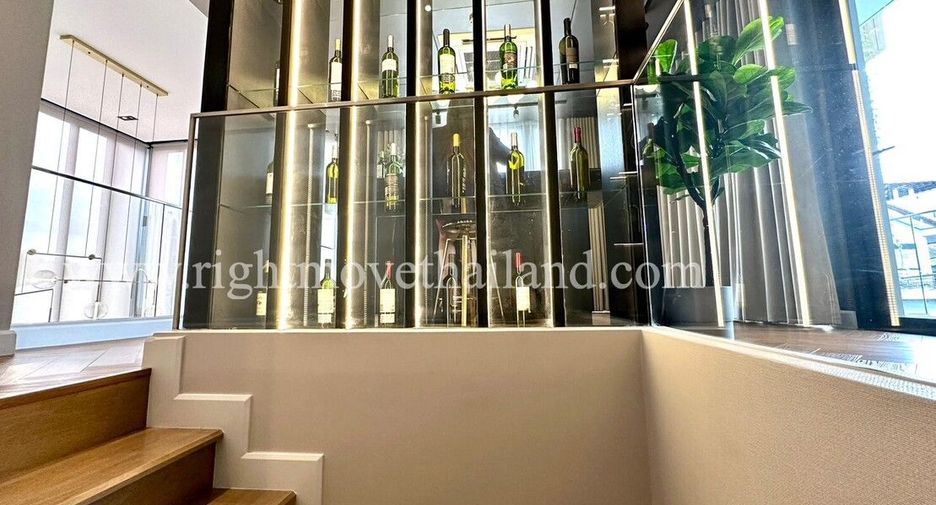 For sale 3 bedrooms townhouse in Wang Thonglang, Bangkok