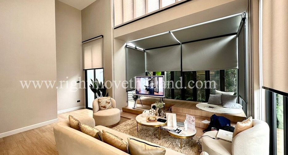 For sale 3 bedrooms townhouse in Wang Thonglang, Bangkok