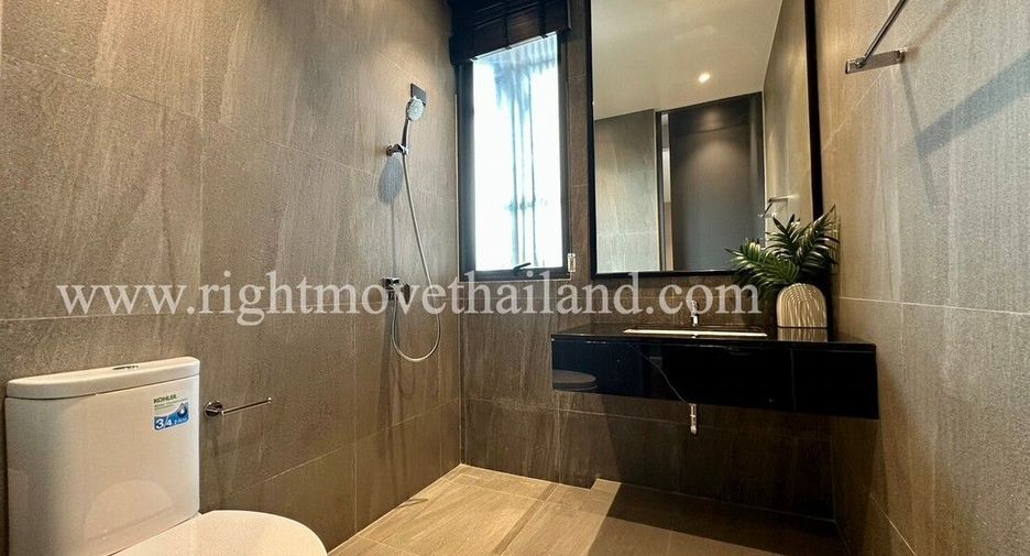 For sale 3 bedrooms townhouse in Wang Thonglang, Bangkok