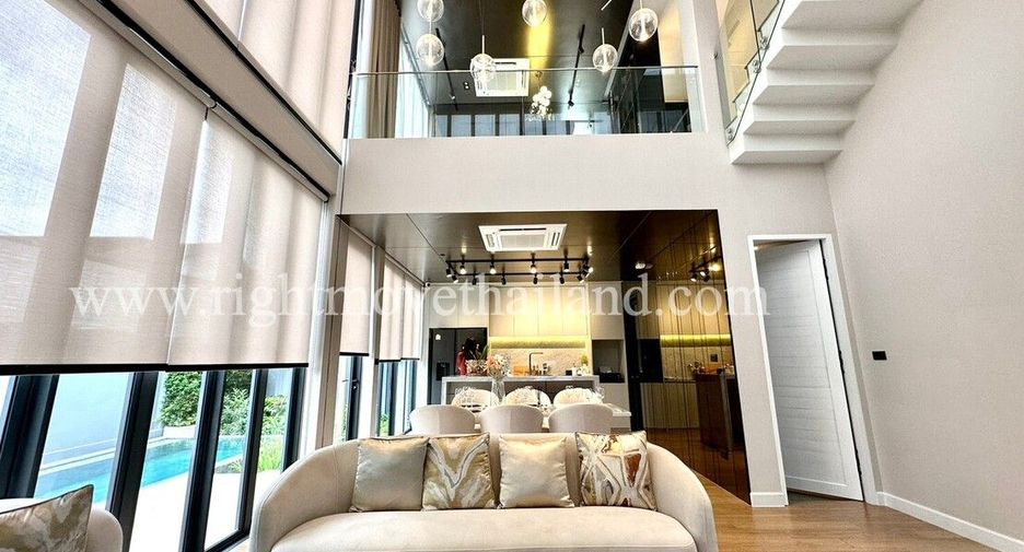 For sale 3 bedrooms townhouse in Wang Thonglang, Bangkok