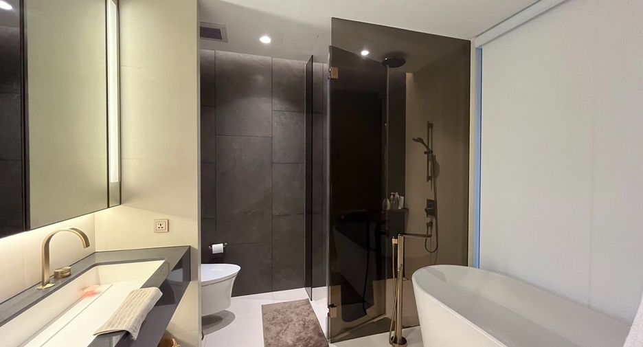 For rent 2 bedrooms condo in Khlong Toei, Bangkok