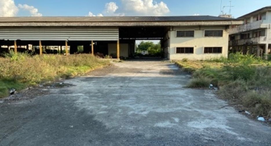 À vendre 10 chambres entrepôt à Sam Phran, Nakhon Pathom
