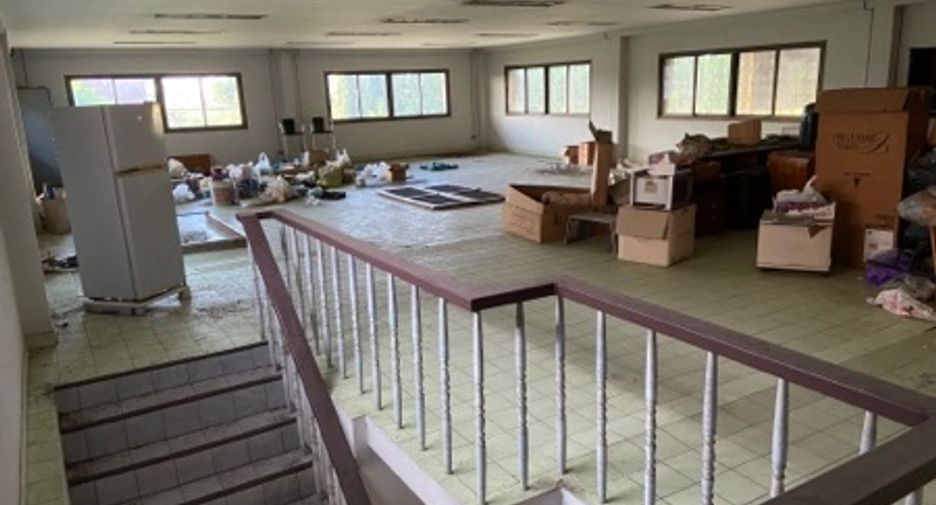 À vendre 10 chambres entrepôt à Sam Phran, Nakhon Pathom