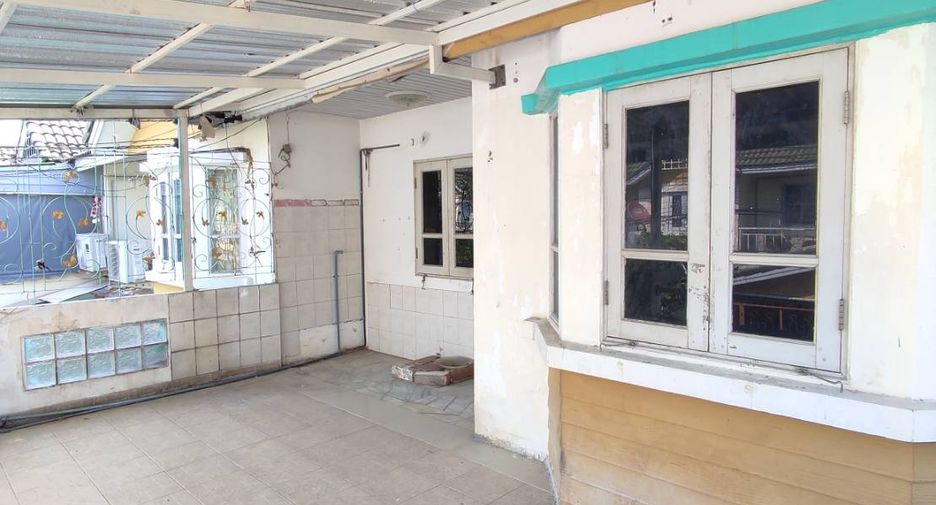 Reihenhaus zum Kauf mit 2 Zimmer in Bang Khun Thian, Bangkok