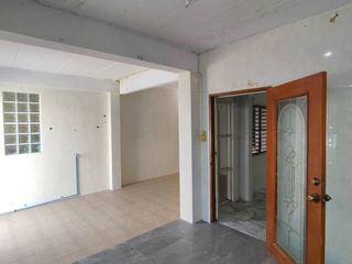 Casa adosada en venta de 2 habitaciones en Bang Khun Thian, Bangkok