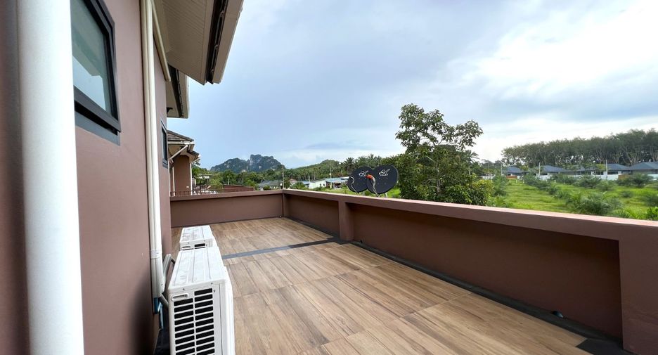 For rent 4 bedrooms villa in Mueang Krabi, Krabi
