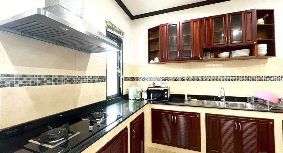 For rent 4 bedrooms villa in Mueang Krabi, Krabi