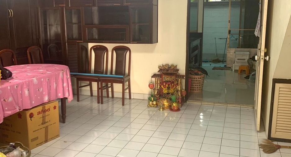 ให้เช่า 3 ห้องนอน ทาวน์เฮ้าส์ ใน วัฒนา, กรุงเทพฯ
