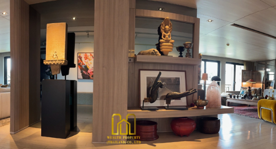 For sale 3 bedrooms condo in Yan Nawa, Bangkok