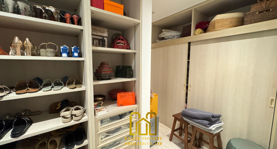For sale 3 bedrooms condo in Yan Nawa, Bangkok