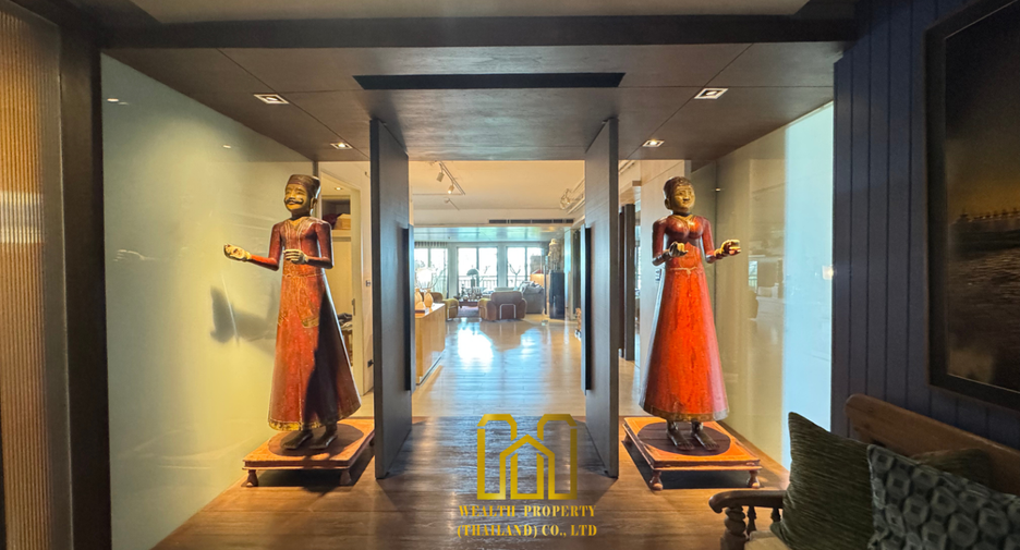 For sale 3 bedrooms condo in Yan Nawa, Bangkok