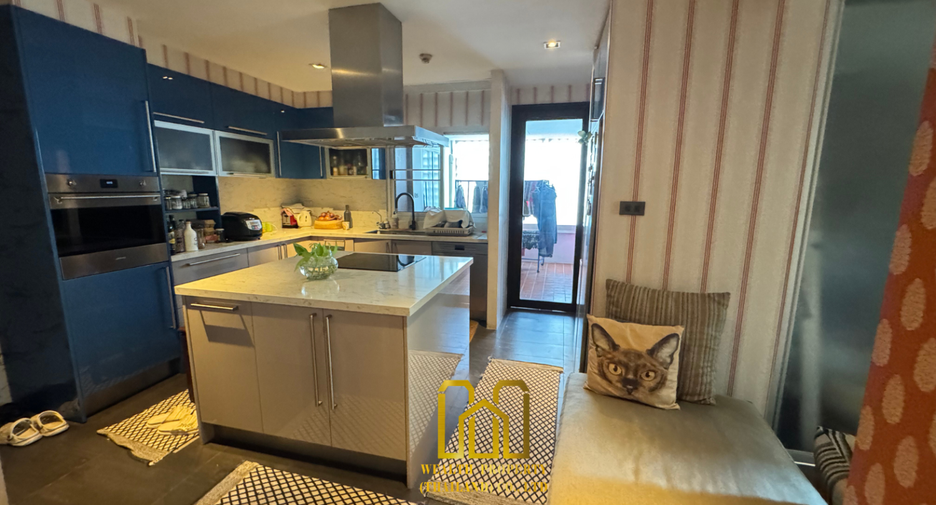 For sale 3 bedrooms condo in Yan Nawa, Bangkok