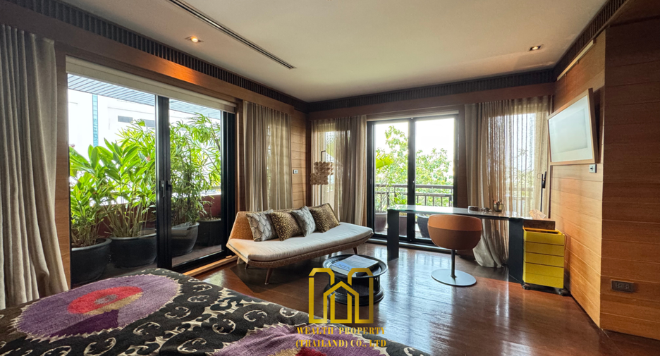 For sale 3 bedrooms condo in Yan Nawa, Bangkok