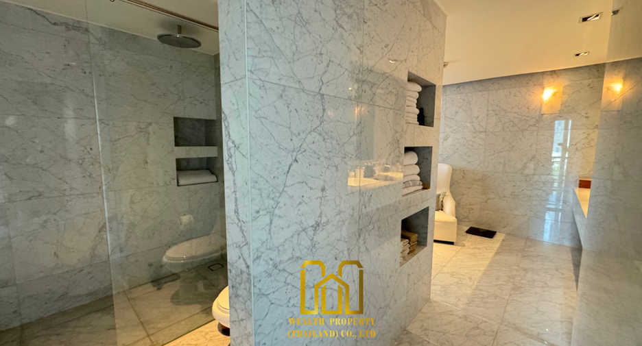 For sale 3 bedrooms condo in Yan Nawa, Bangkok