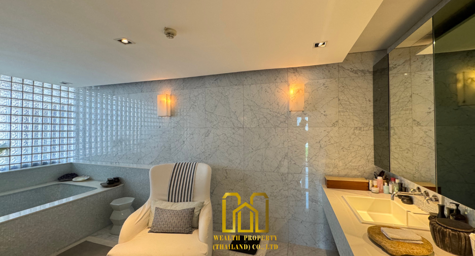 For sale 3 bedrooms condo in Yan Nawa, Bangkok