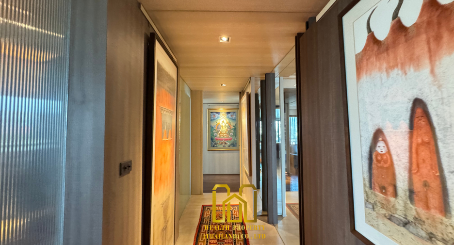 For sale 3 bedrooms condo in Yan Nawa, Bangkok