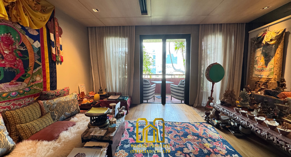 For sale 3 bedrooms condo in Yan Nawa, Bangkok