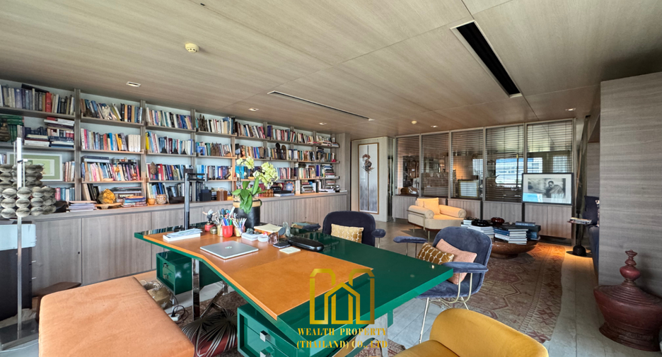 For sale 3 bedrooms condo in Yan Nawa, Bangkok