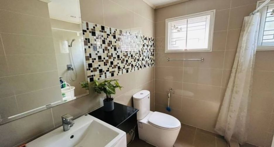 For sale 4 bedrooms house in Mueang Chon Buri, Chonburi