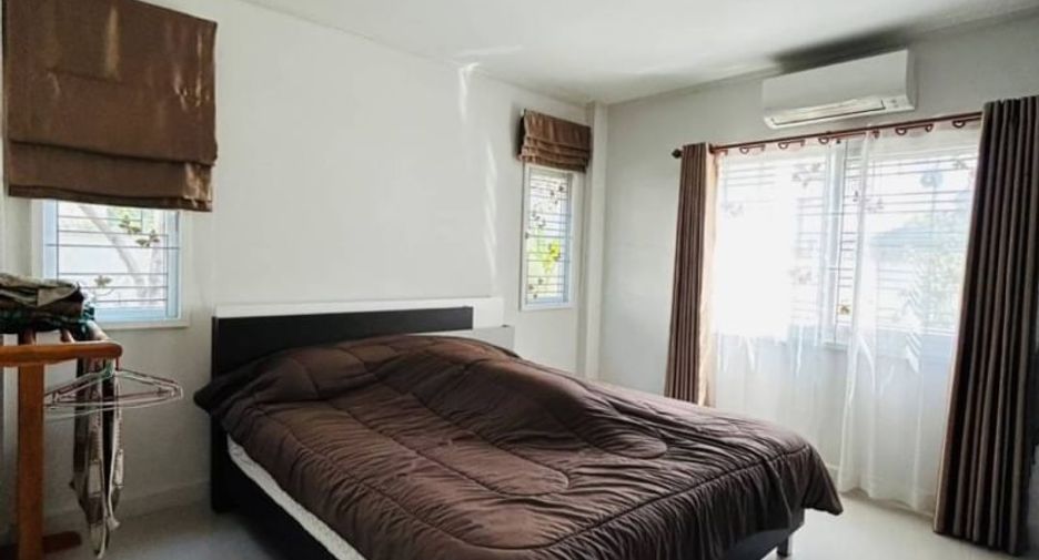 For sale 4 bedrooms house in Mueang Chon Buri, Chonburi