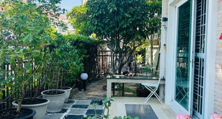For sale 4 bedrooms house in Mueang Chon Buri, Chonburi