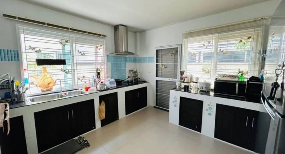 For sale 4 bedrooms house in Mueang Chon Buri, Chonburi