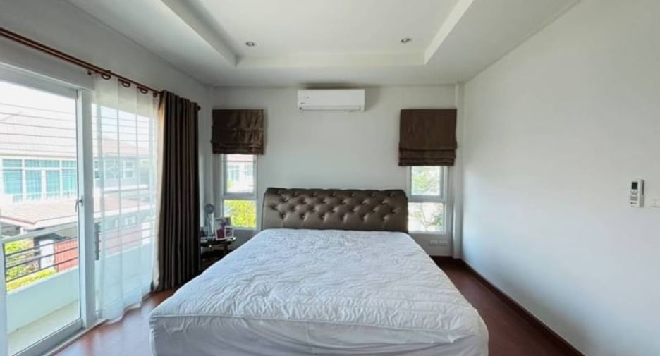 For sale 4 bedrooms house in Mueang Chon Buri, Chonburi
