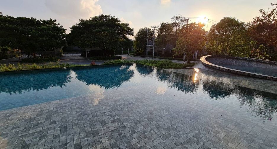 Haus zum Kauf mit 4 Zimmer in Bang Kapi, Bangkok
