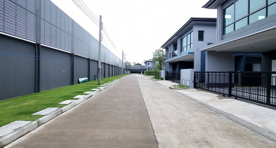 Haus zum Kauf mit 4 Zimmer in Bang Kapi, Bangkok