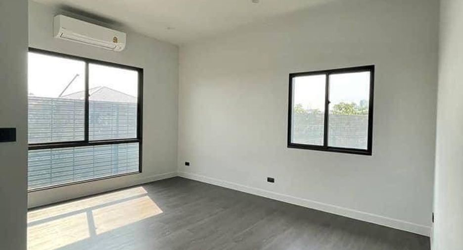 Haus zum Kauf mit 4 Zimmer in Bang Kapi, Bangkok