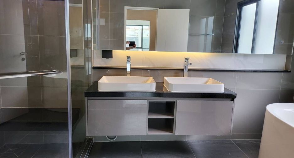 Haus zum Kauf mit 4 Zimmer in Bang Kapi, Bangkok