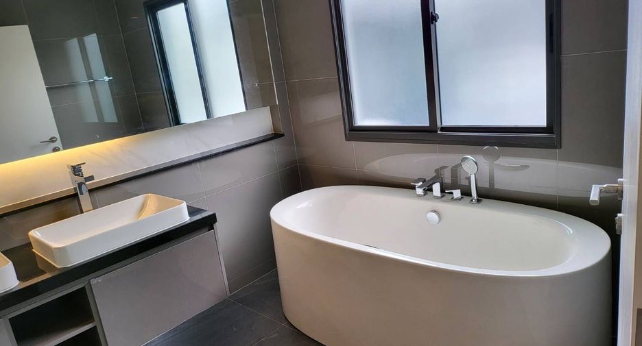 Haus zum Kauf mit 4 Zimmer in Bang Kapi, Bangkok