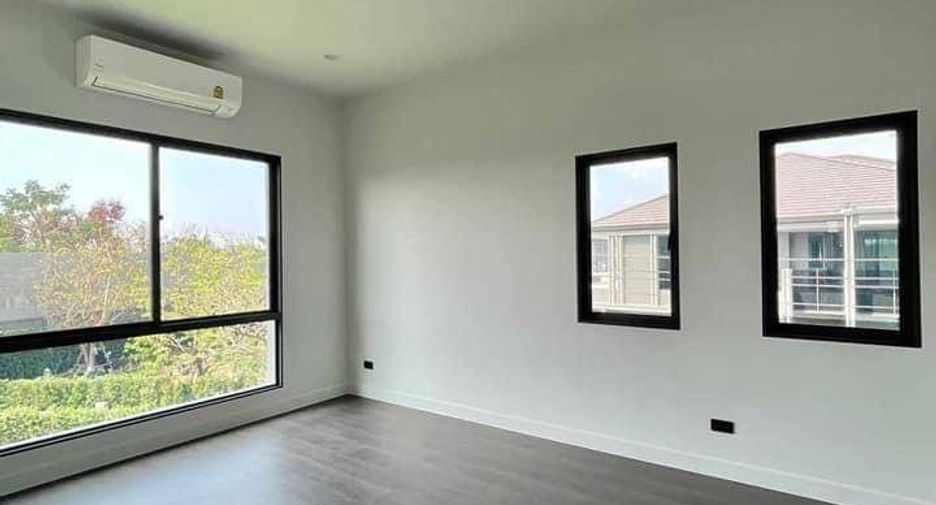 Haus zum Kauf mit 4 Zimmer in Bang Kapi, Bangkok