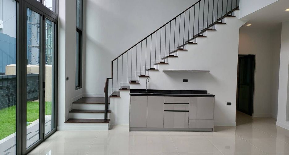Haus zum Kauf mit 4 Zimmer in Bang Kapi, Bangkok