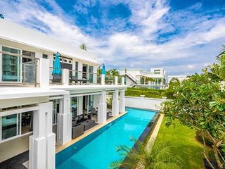 For rent 4 bedrooms villa in Bang Lamung, Chonburi