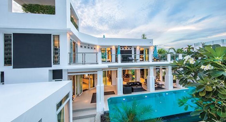 Villa en alquiler de 4 habitaciones en Bang Lamung, Chonburi