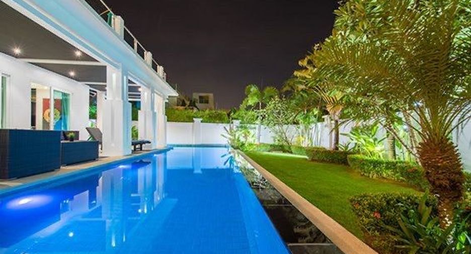 Villa en alquiler de 4 habitaciones en Bang Lamung, Chonburi
