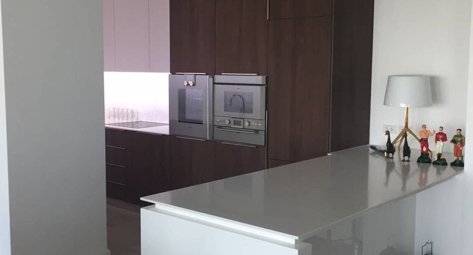 For rent 2 bedrooms condo in Pathum Wan, Bangkok