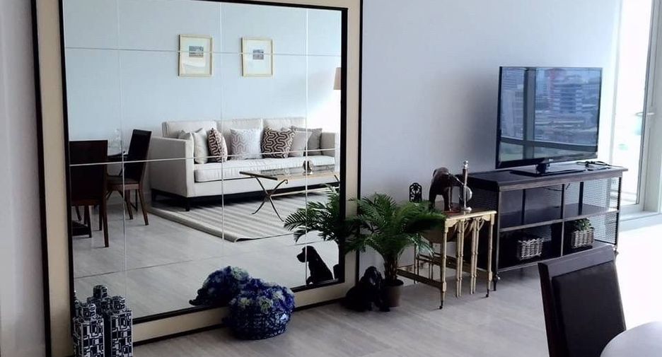 For rent 2 bedrooms condo in Pathum Wan, Bangkok