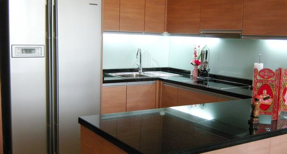For rent 3 Beds condo in Khlong Toei, Bangkok