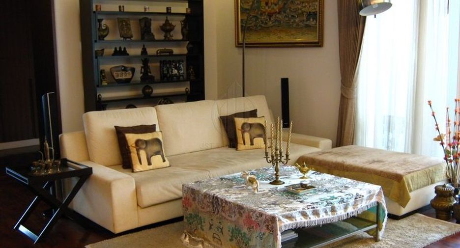 For rent 3 Beds condo in Khlong Toei, Bangkok