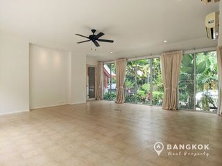 For rent 4 bed house in Huai Khwang, Bangkok